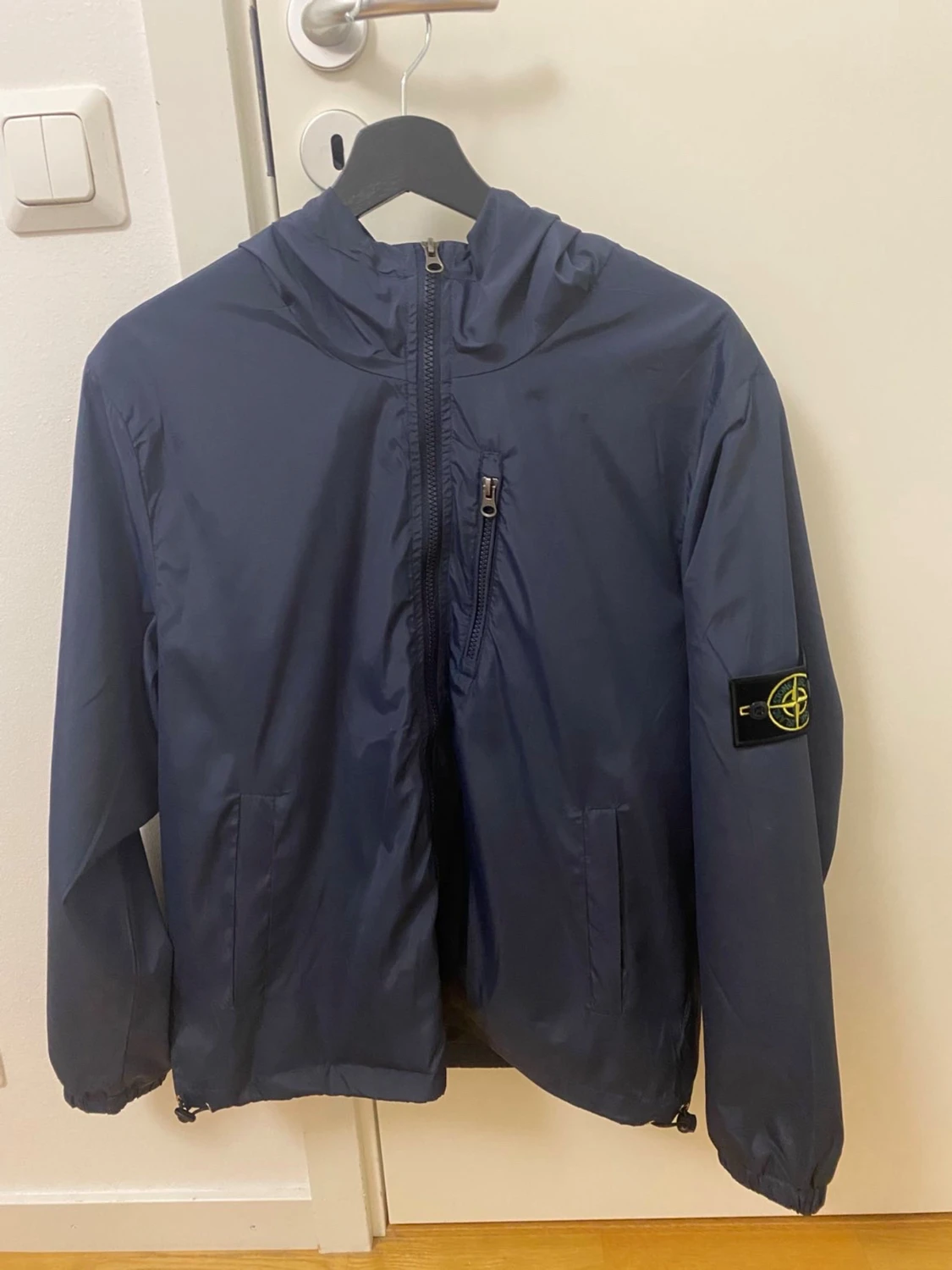 Blå vindjacka från Stone Island - 1