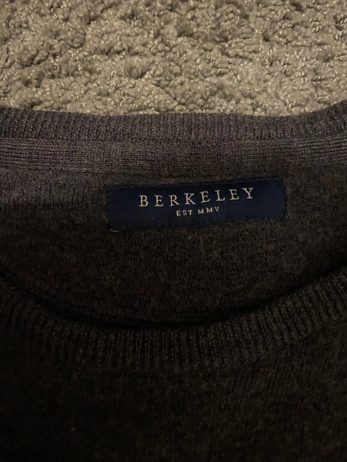Mörkgrå stickad tröja från Berkeley - 2