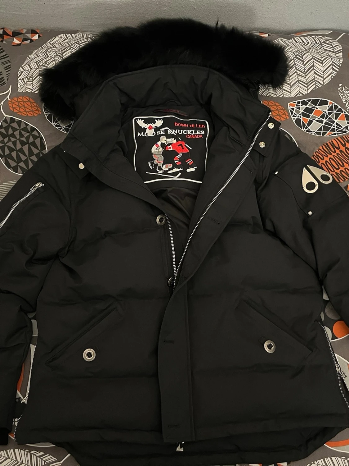 Svart dunjacka Moose Knuckles L