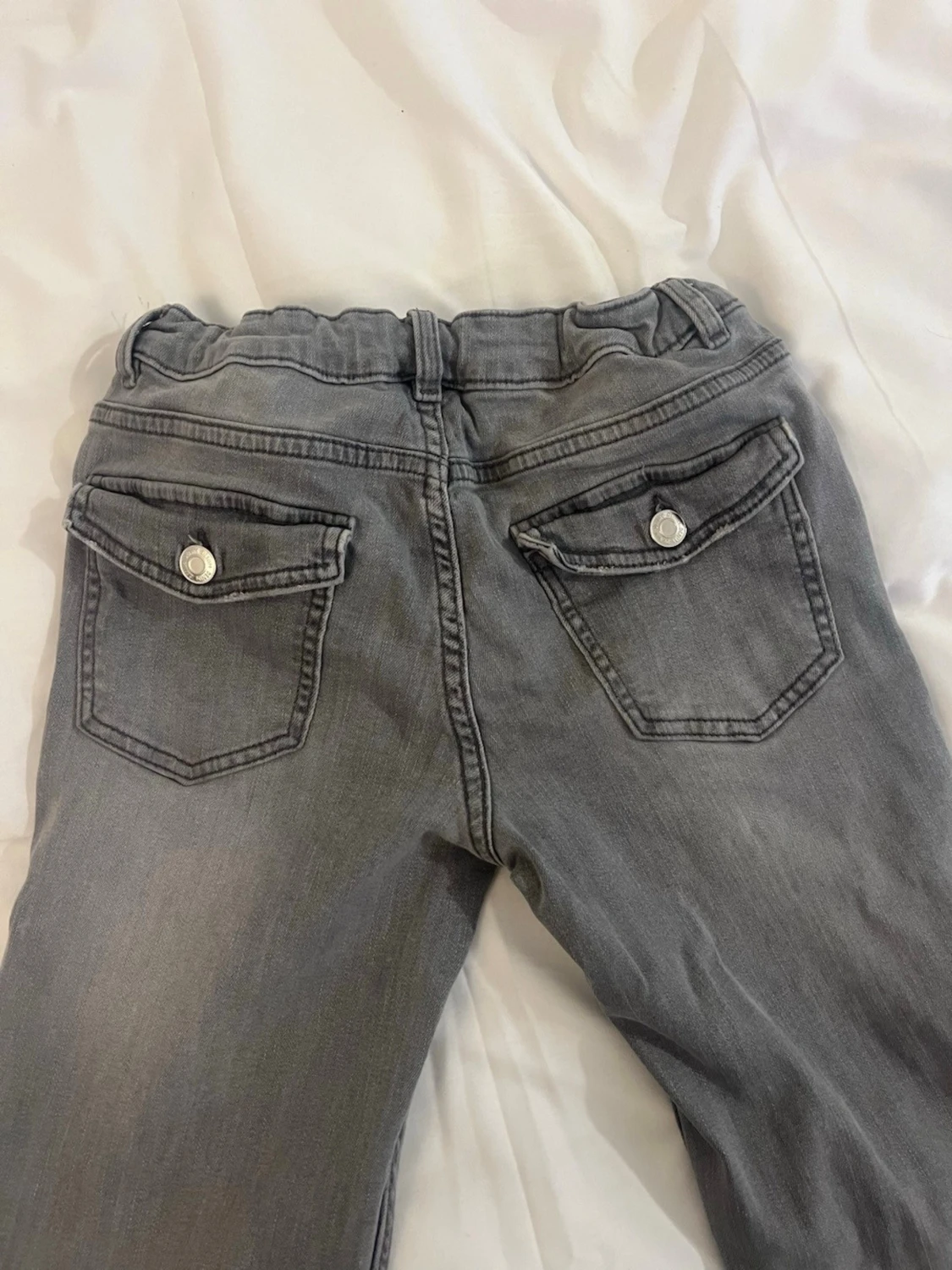 Grå bootcut jeans  - 1