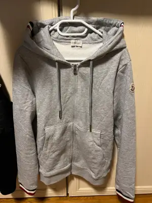 Skick: 10/10, aldrig använd med tags, storlek S