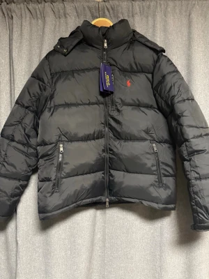 Ralph lauren - Helt ny o fin jacka , ej original, men väldigt bra kvalitet 