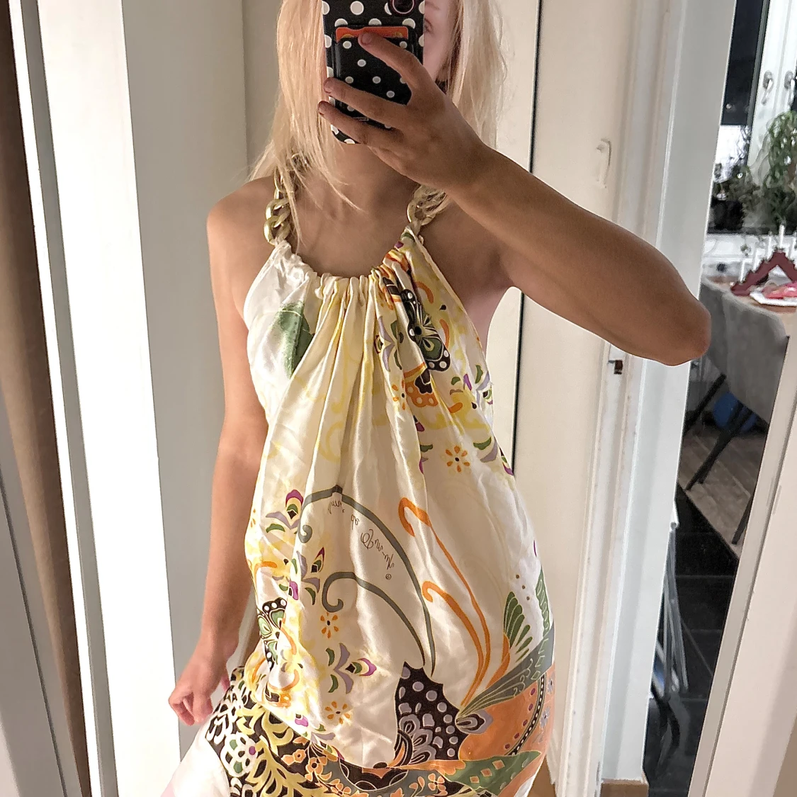 Blommig silkesklänning Amour de Pin'up