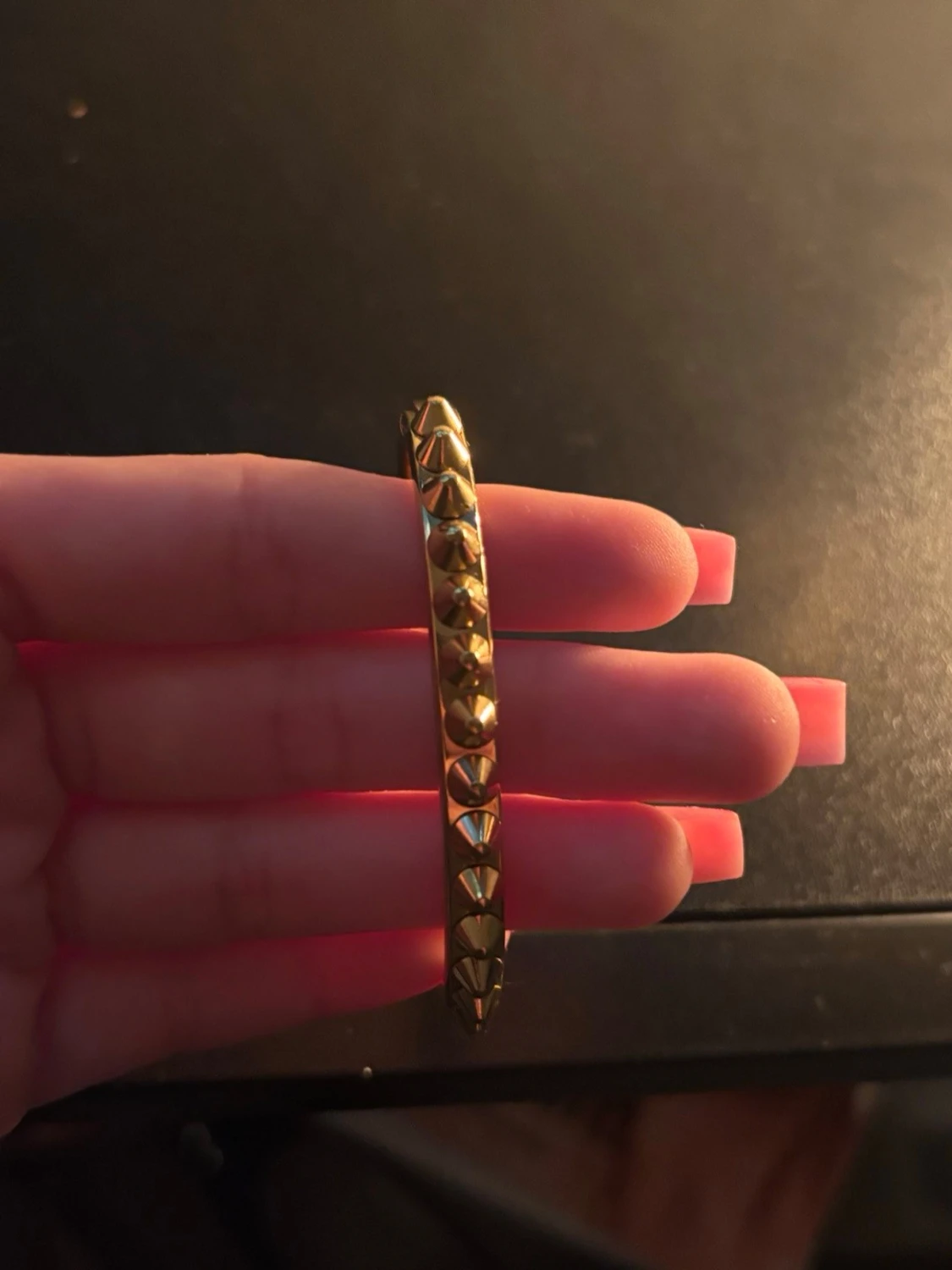 Guldarmband med nitar från Edblad - 1