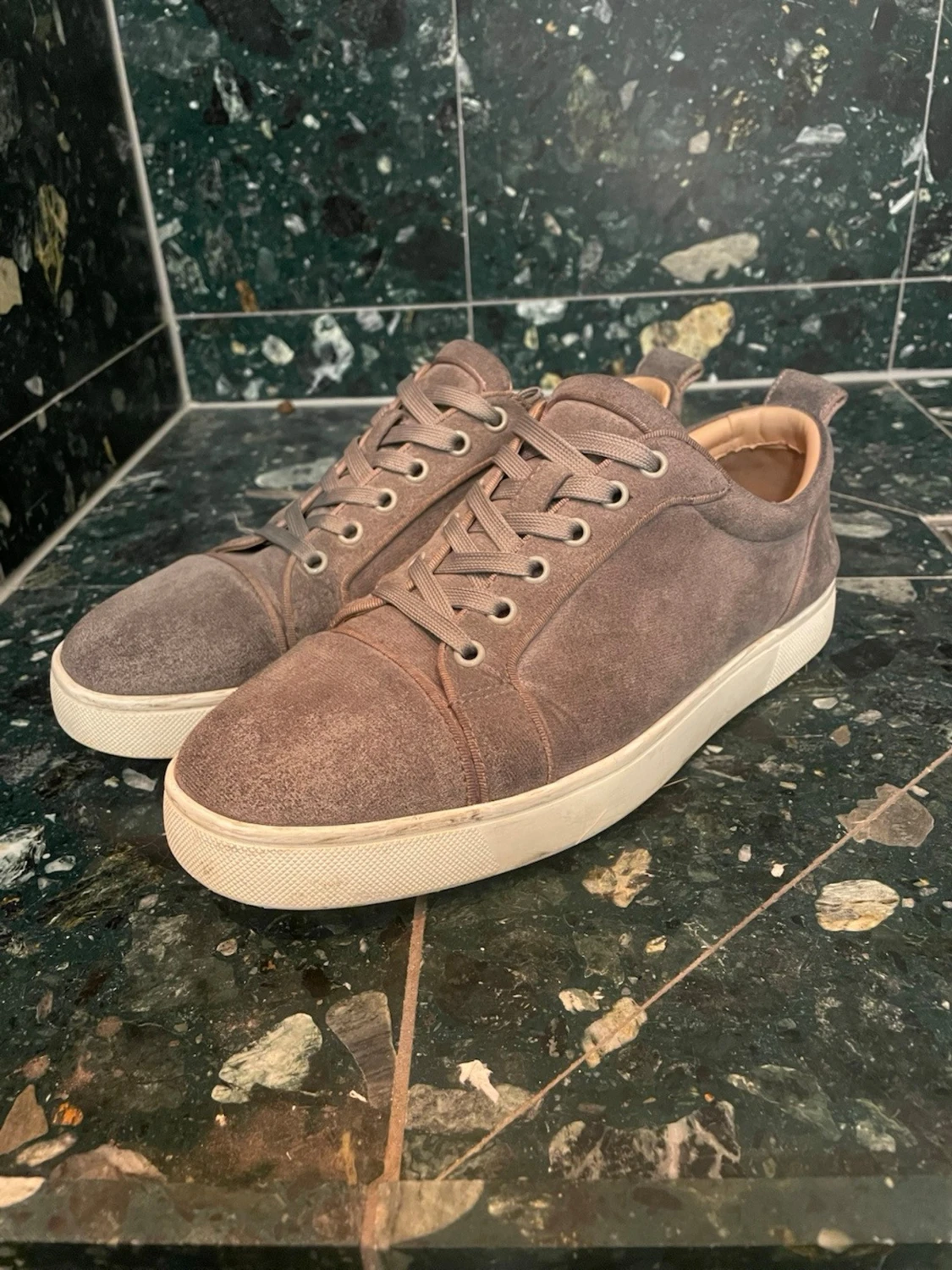 Grå Christian Louboutin  - 1