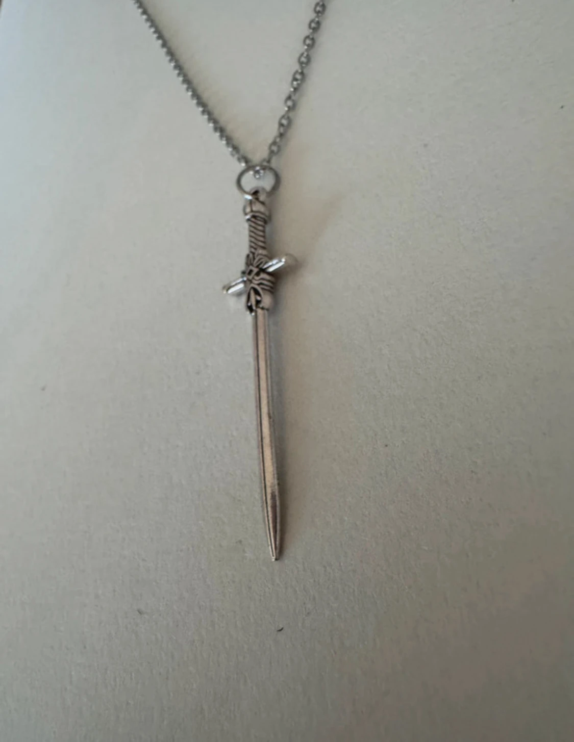 Silverhalsband svärd - 2