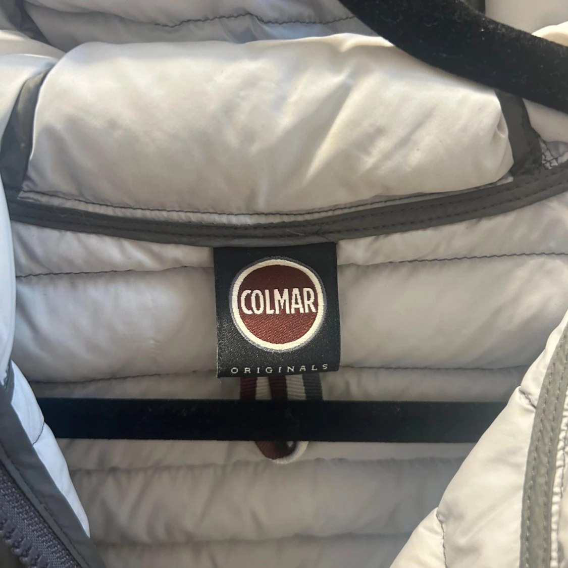 Grå dunjacka från Colmar - 91