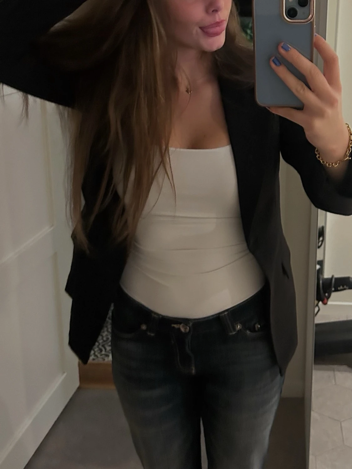 Mörkblå kavaj med klassisk passform