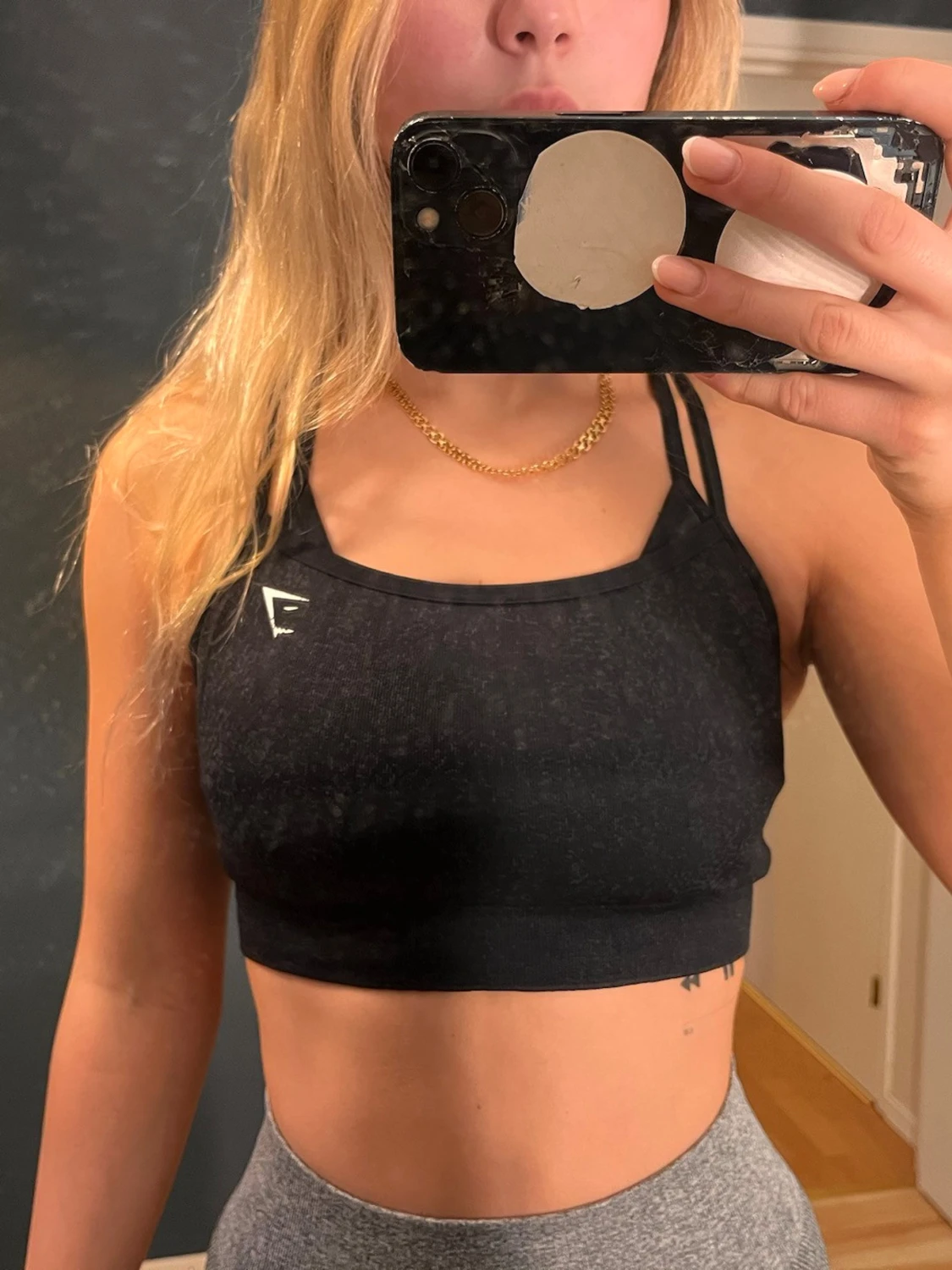 Mörkgrå sport-topp från Gymshark - 1
