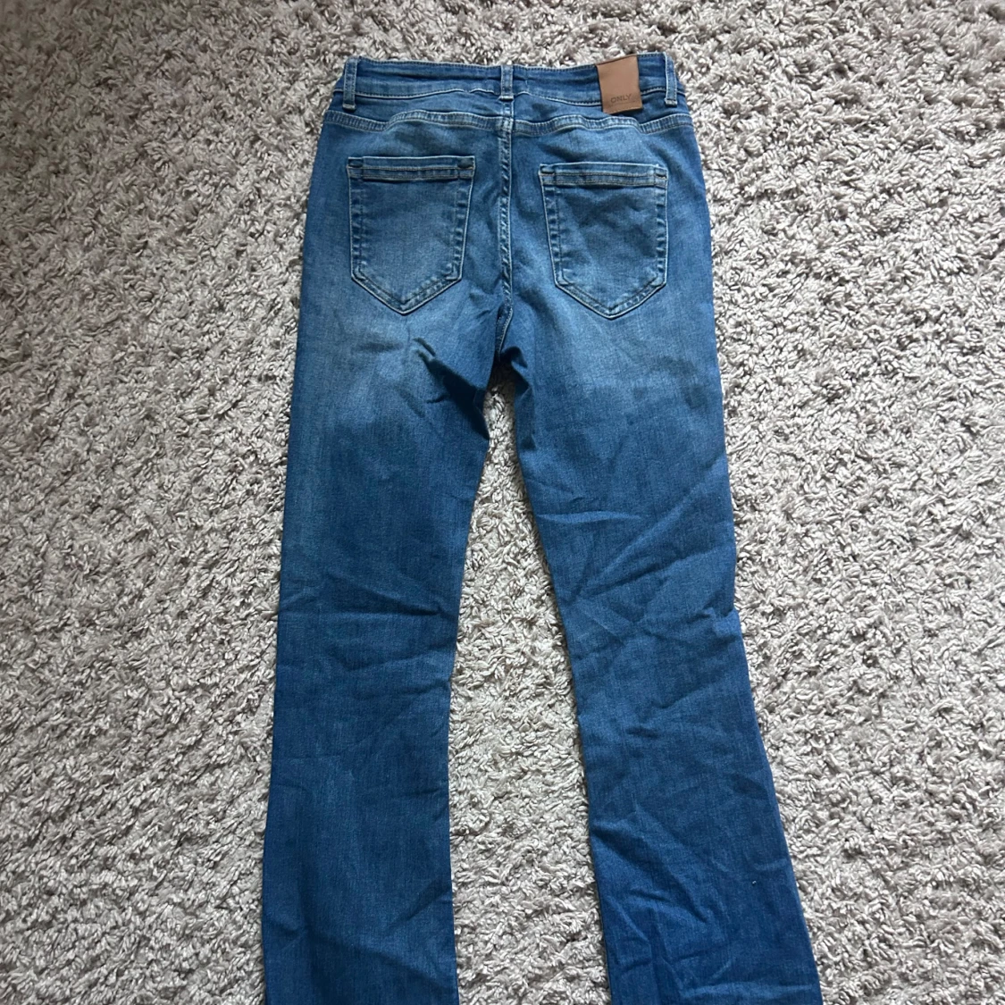 Blå bootcut jeans från ONLY - 1