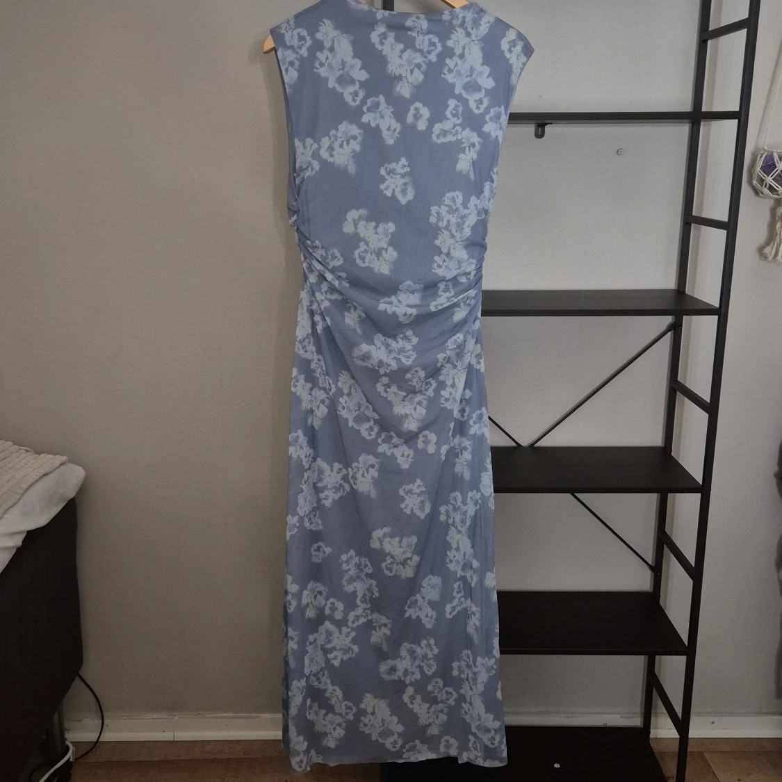 Blommig långklänning från & Other Stories - 1