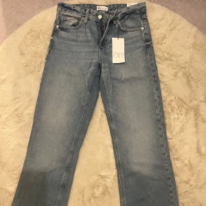 Jeans - Helt nya, hör av er för frågor/ bilder