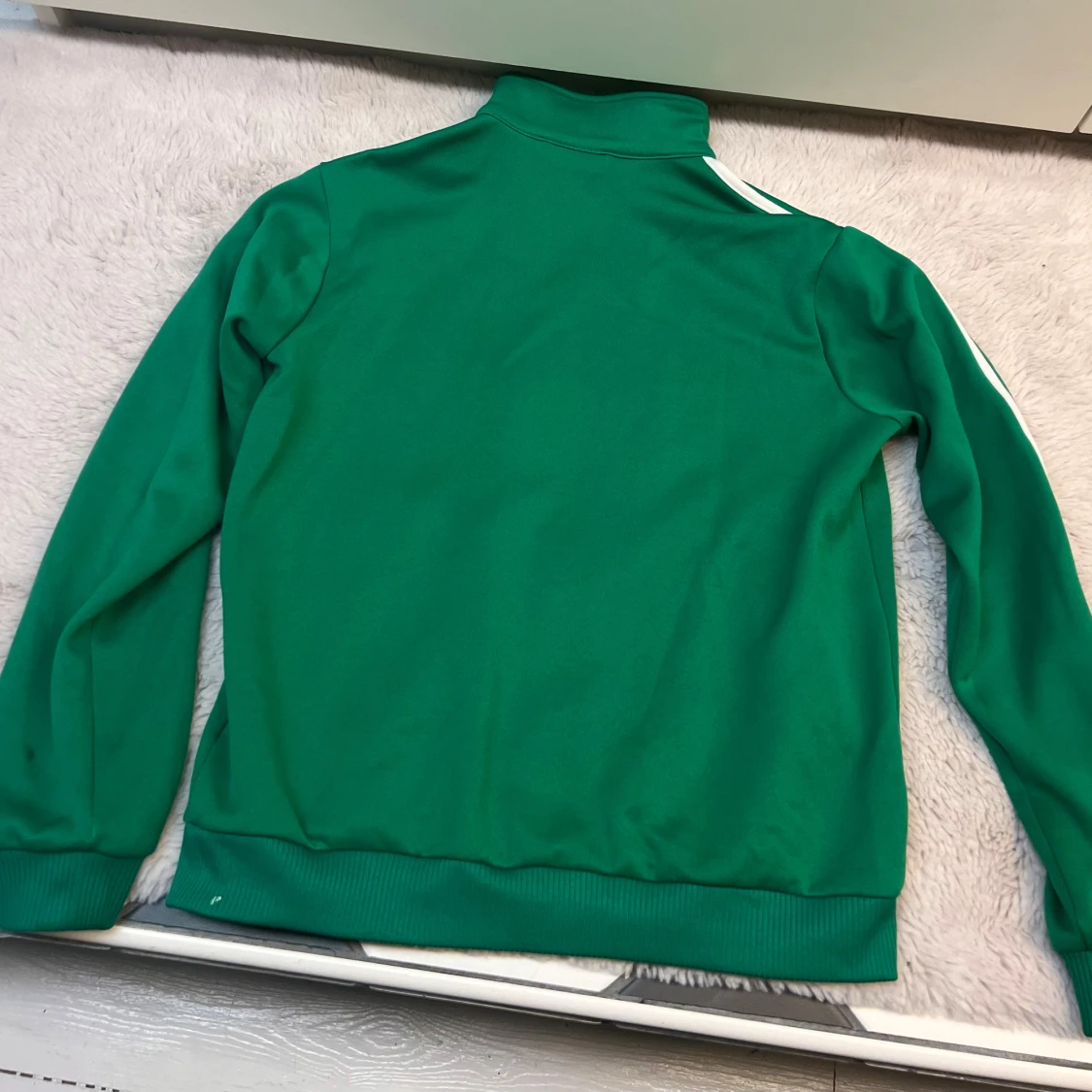 Grön Adidas ziptröja med vita ränder - 1