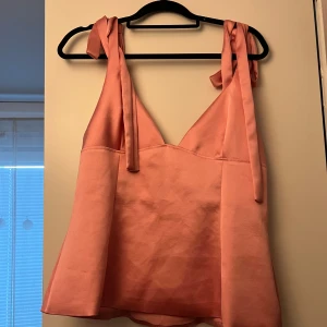 Rosa topp zara - Aldrig använd säljer då den är för stor 
