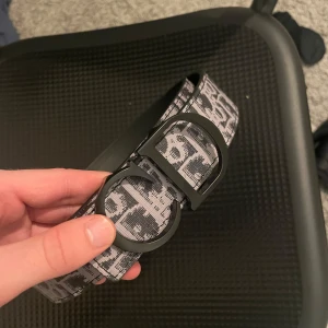 Dior ghost belt - Dior bälte nytt med kvitto o box (äkta) är också öppen för trades, inga repor inga flaws helt nytt