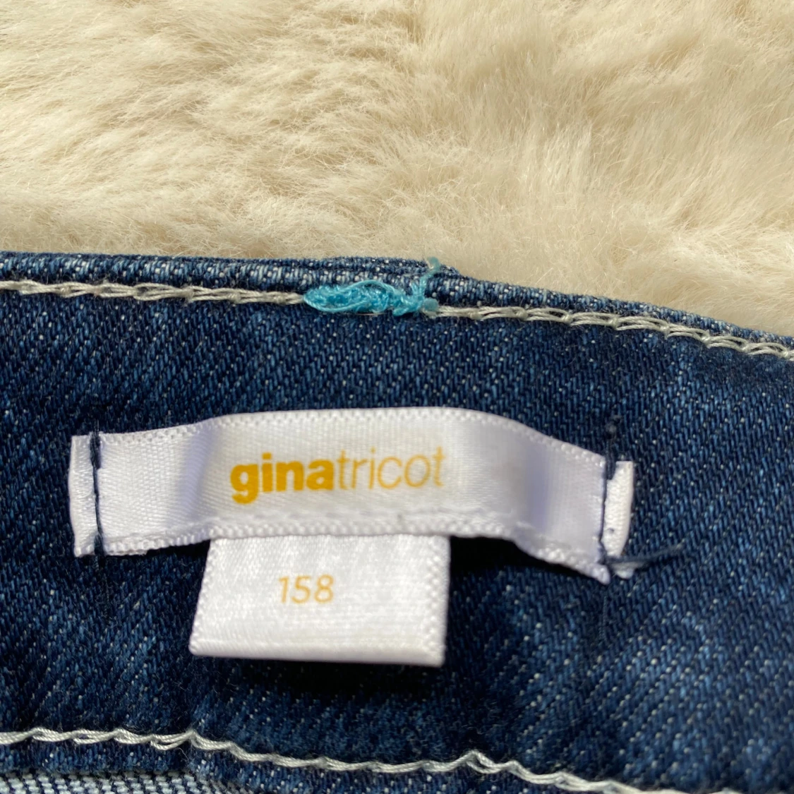 Blå bootcut jeans från Gina Tricot - 3