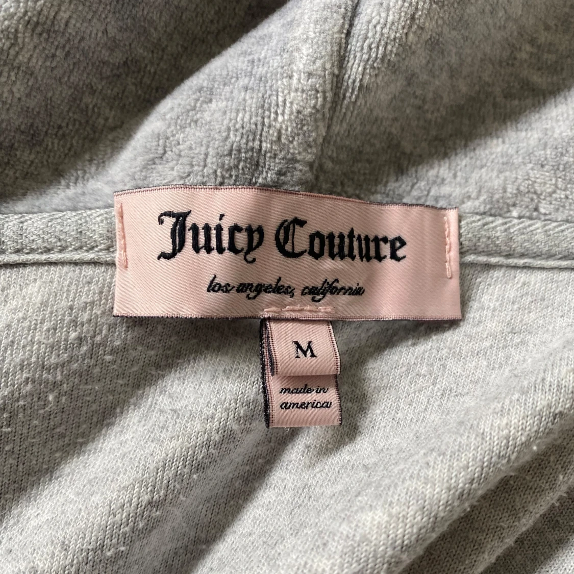 Grå Juicy Couture hoodie med dragkedja Storlek M - 2