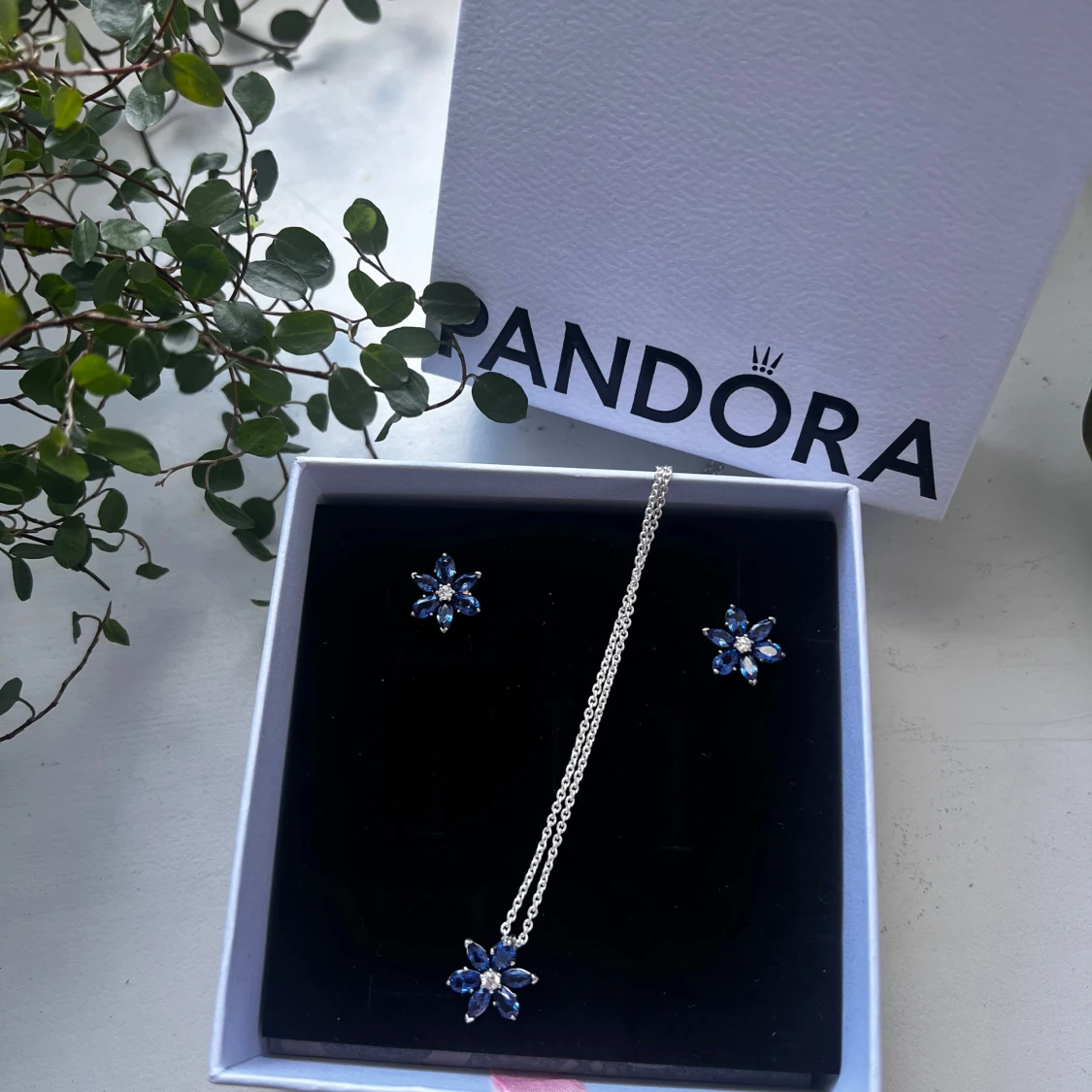 Pandora silverblå blomset smyckeset