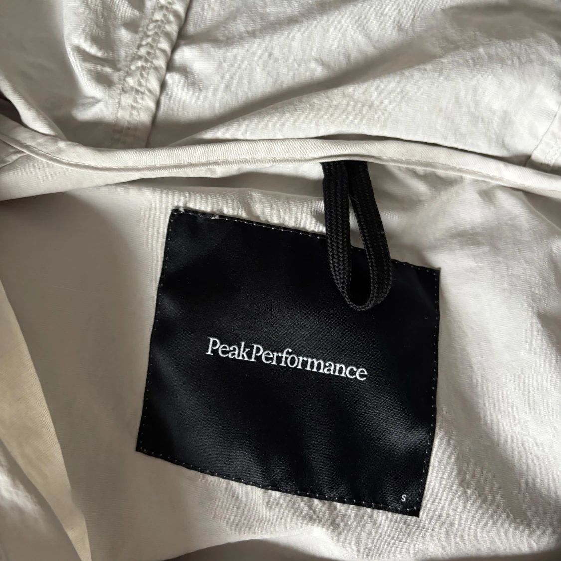 Vit parkajacka från Peak Performance - 2