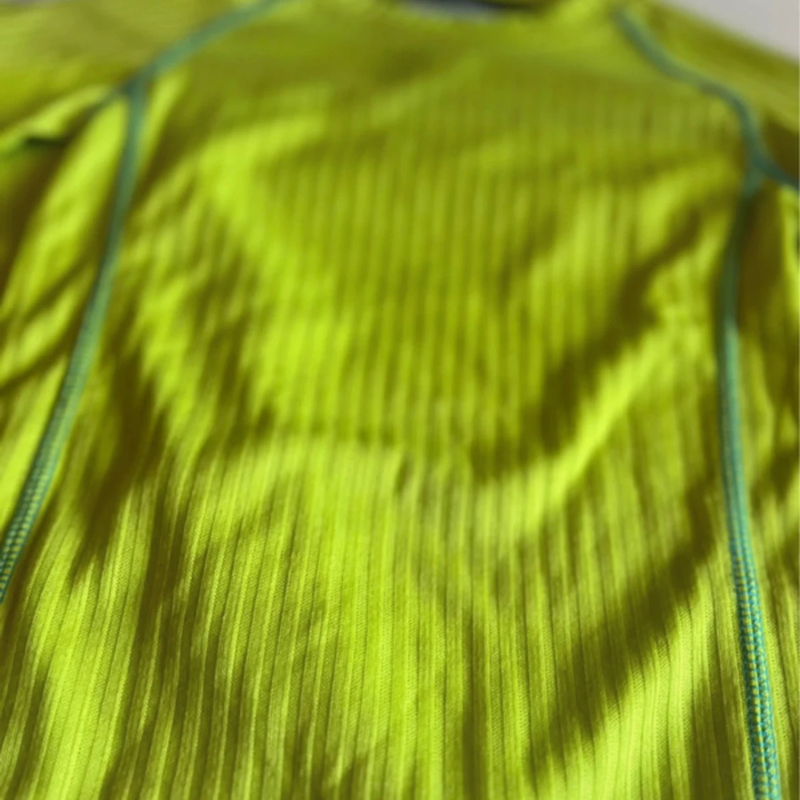 Gul/grön underställs tröjor  - 1