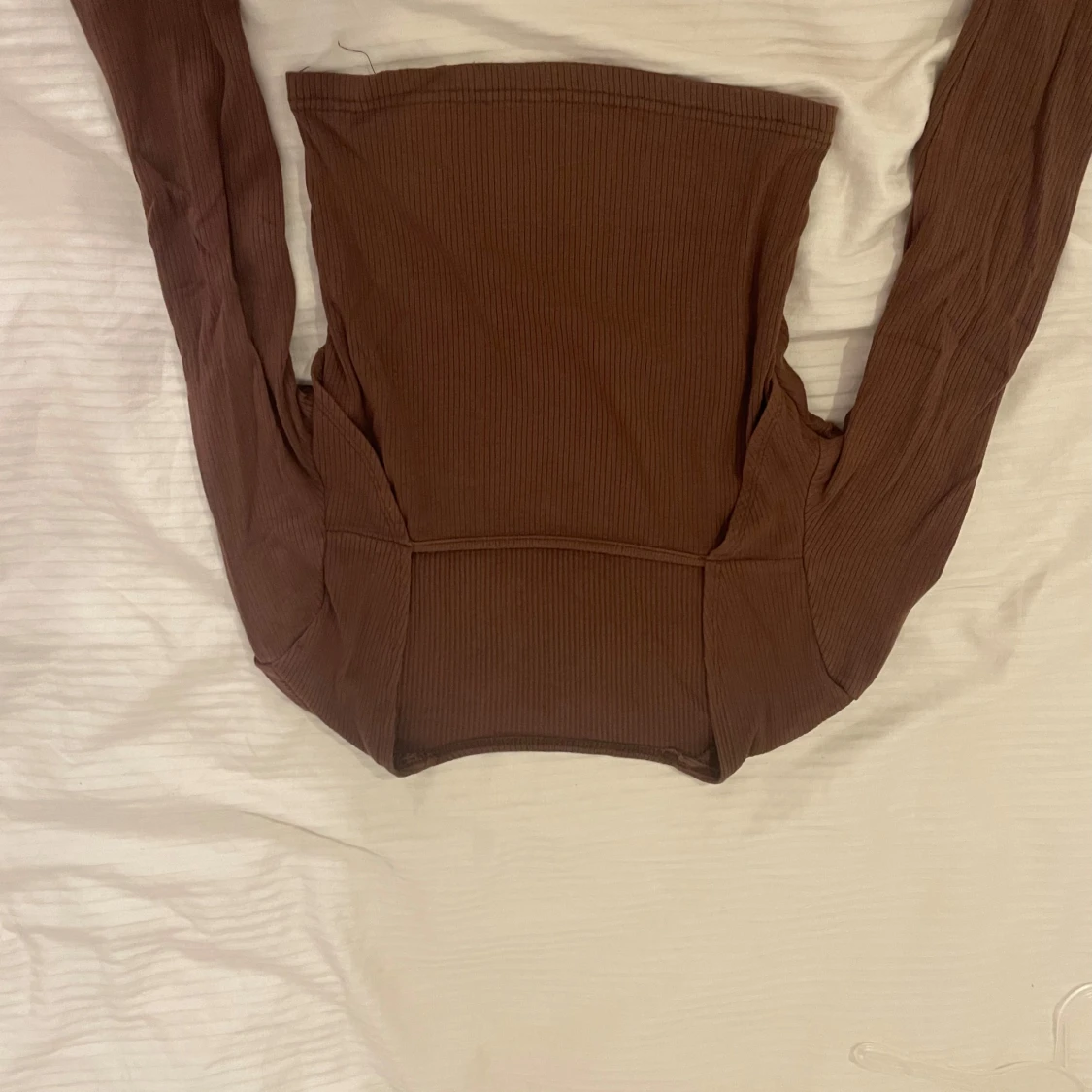 Brun ribbad långärmad topp