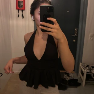 Halterneck top - Helt ny med lapp