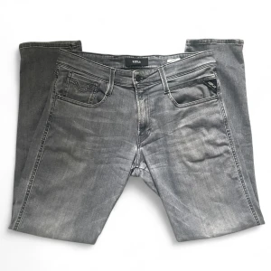 Grå replay jeans - Snygga grå jeans från Replay i toppskick. | storlek 33/32 | pris kan diskuteras vid snabb affär!