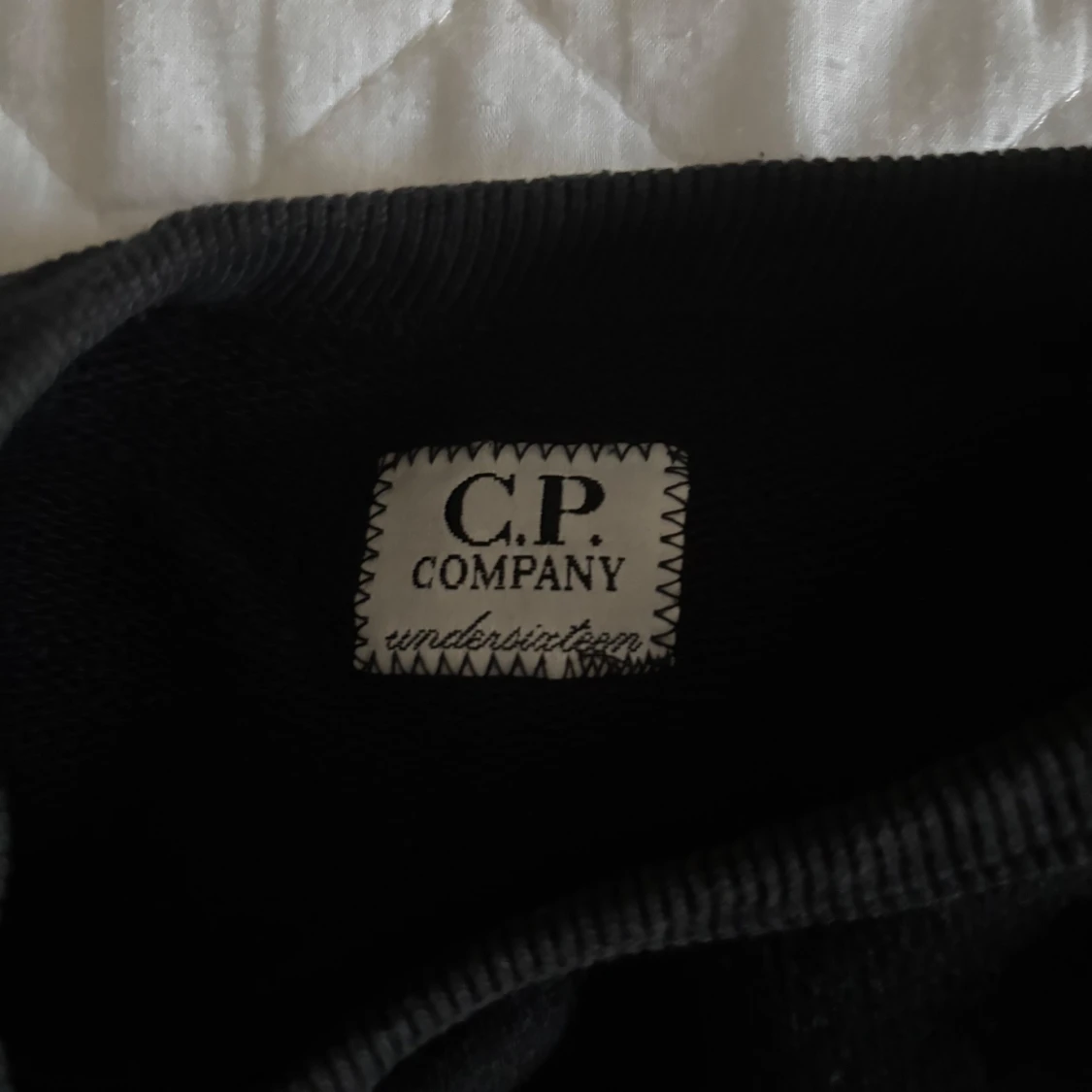 Svart sweatshirt från C.P. Company - 1