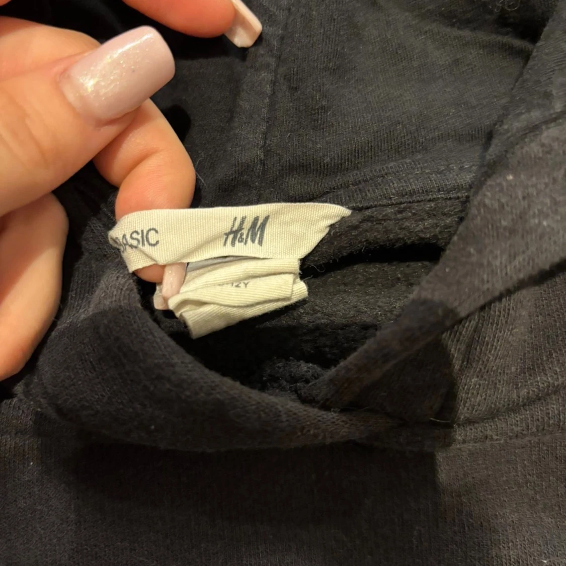 Svart hoodie från H&M med huva/bluza  - 2