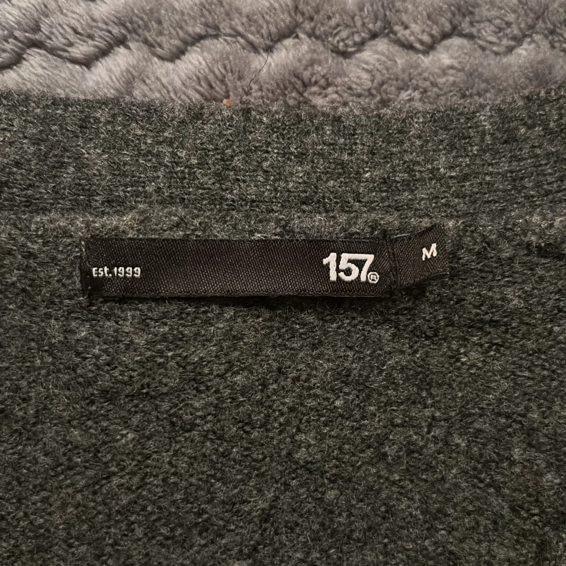 Mörkgrå kofta från 157 med knappar - 1