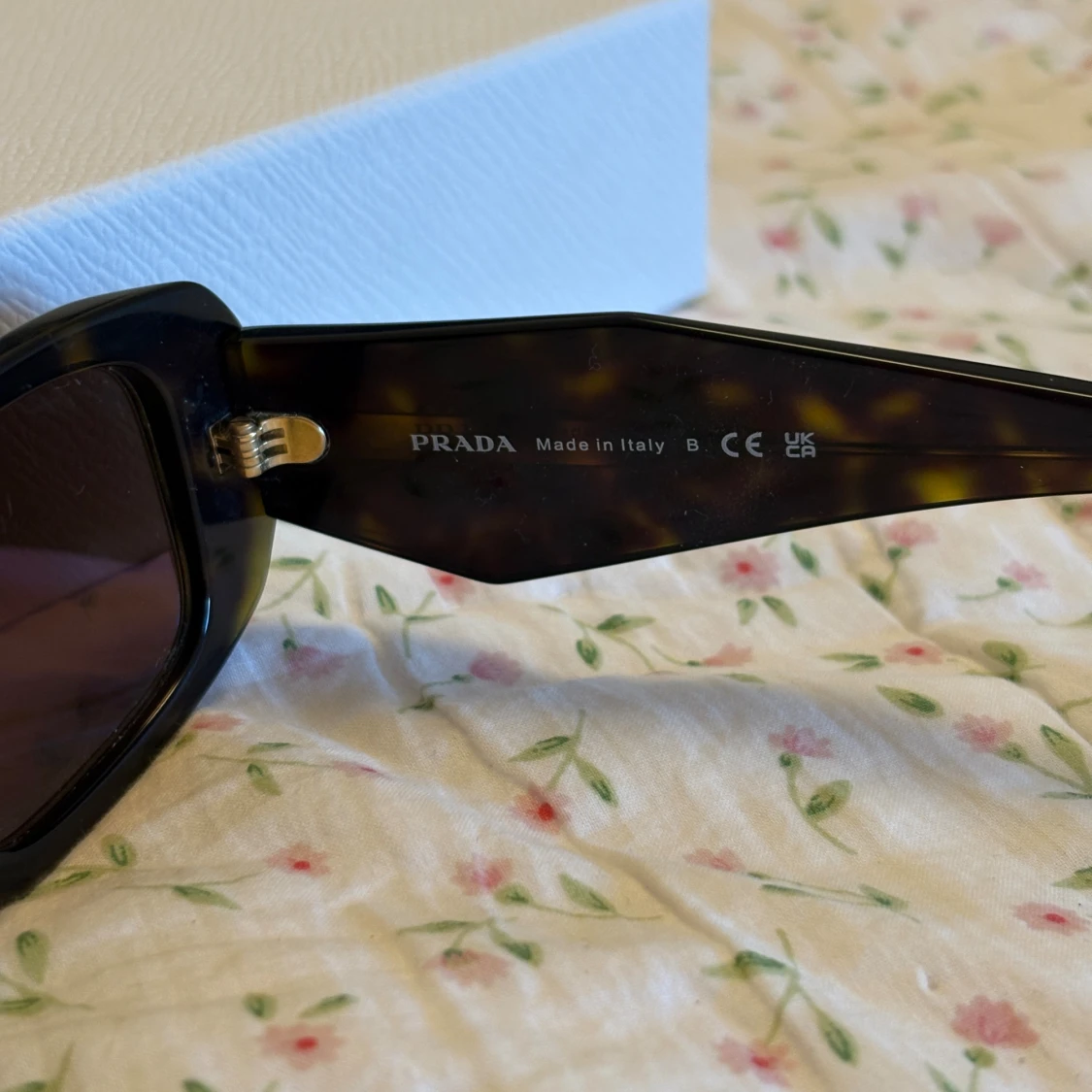 Prada solglasögon  - 2