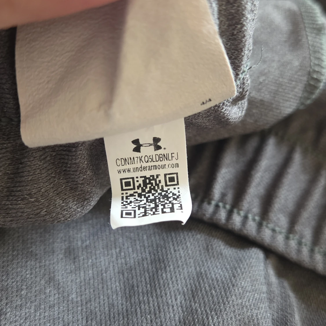 Grå träningsshorts från Under Armour - 2