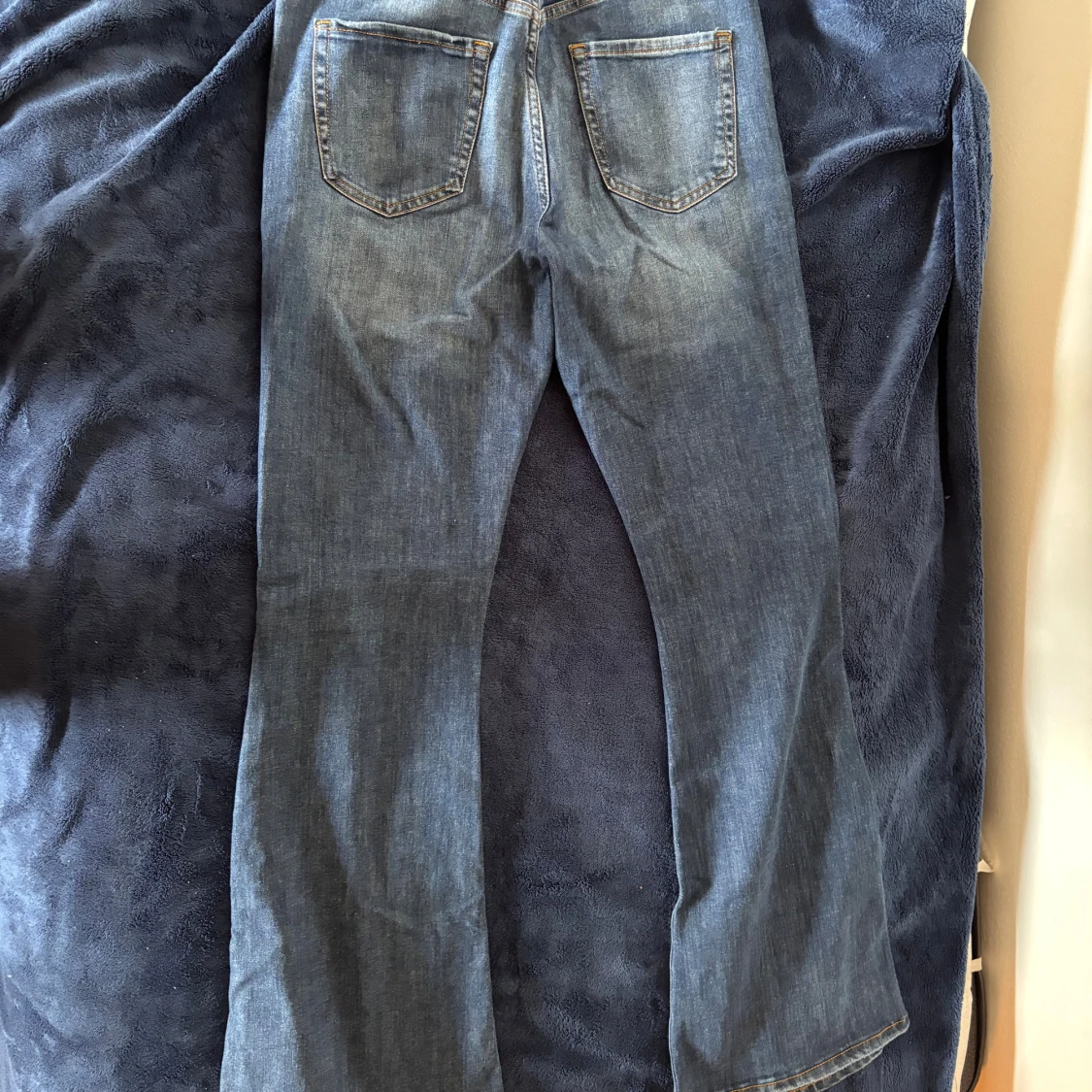 Blå bootcut jeans från Amisu, stl 40 - 3