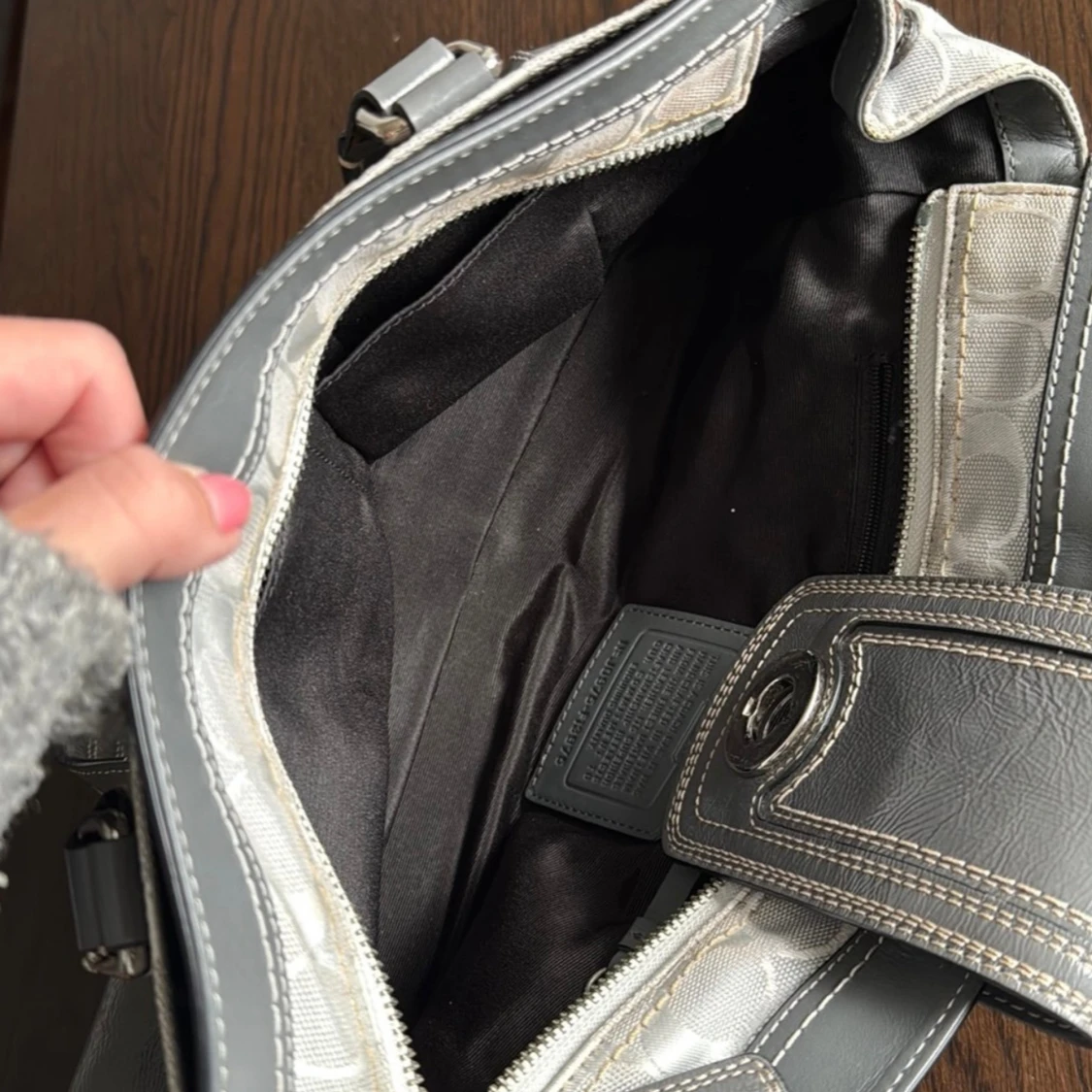 Coach handväska i grått och silver - 4