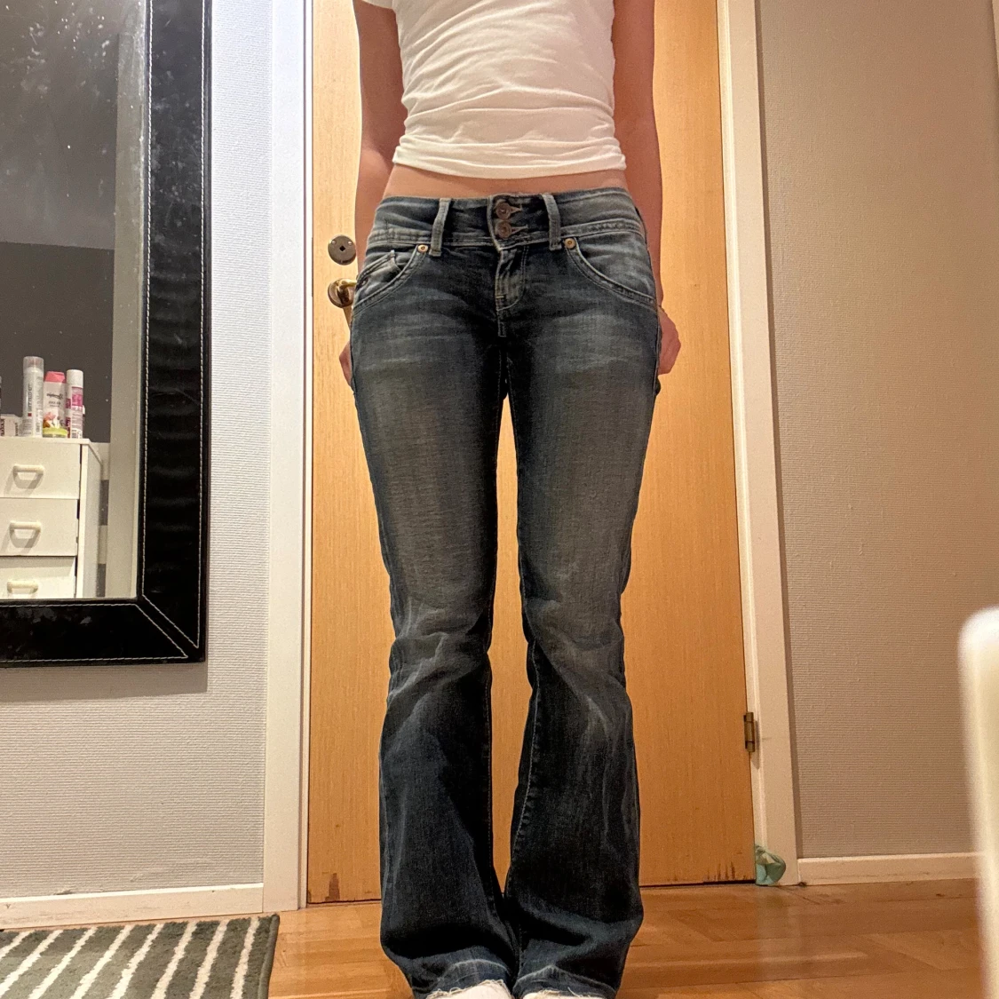 Lågmidjade bootcutjeans - 2