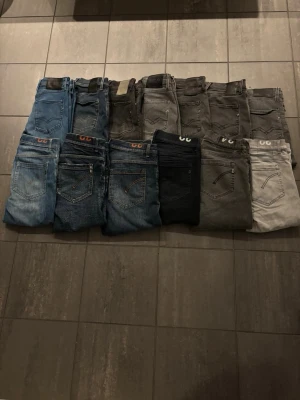 Replay och Dondup jeans - DROP på Replay Anbass och Dondup George jeans inom kort‼️‼️‼️ In och följ‼️‼️‼️‼️‼️ Checka profilen!!!