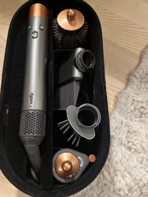 Dyson - Hej!! Säljer min dyson som är jätte fin skick nästan aldrig använd