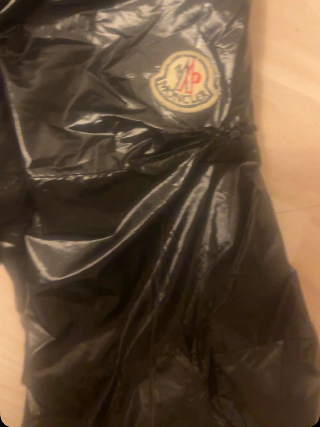 Svart Moncler dunjacka med huva - 4