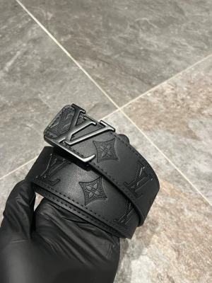 Louis Vuitton Bälte  - Sprillans nya LV bälten , skickas samma dag. Hör av er vid minsta lilla fundering!