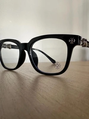 CH glasögon  - Helt nytt. fraktar inom 24 timmar.