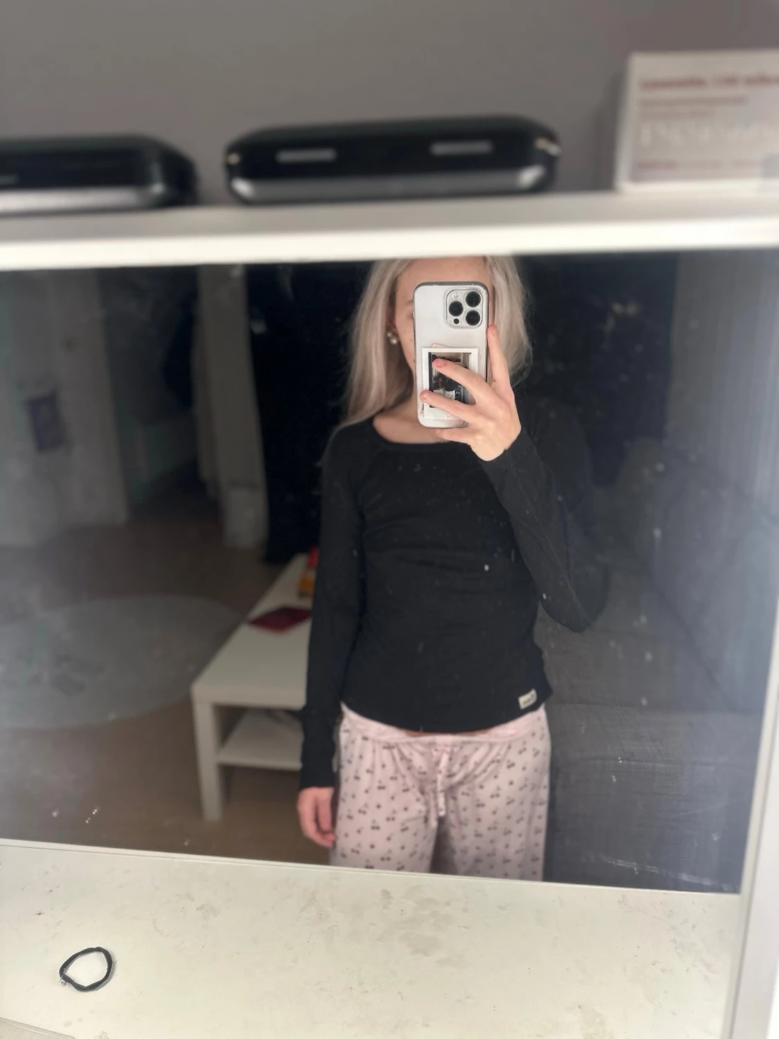 Svart långärmad pyjamastopp