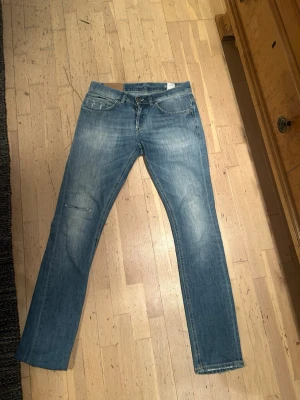 Dondup jeans George  - Storlek 31 ljusblå färg i bra skick!  Inga defekter