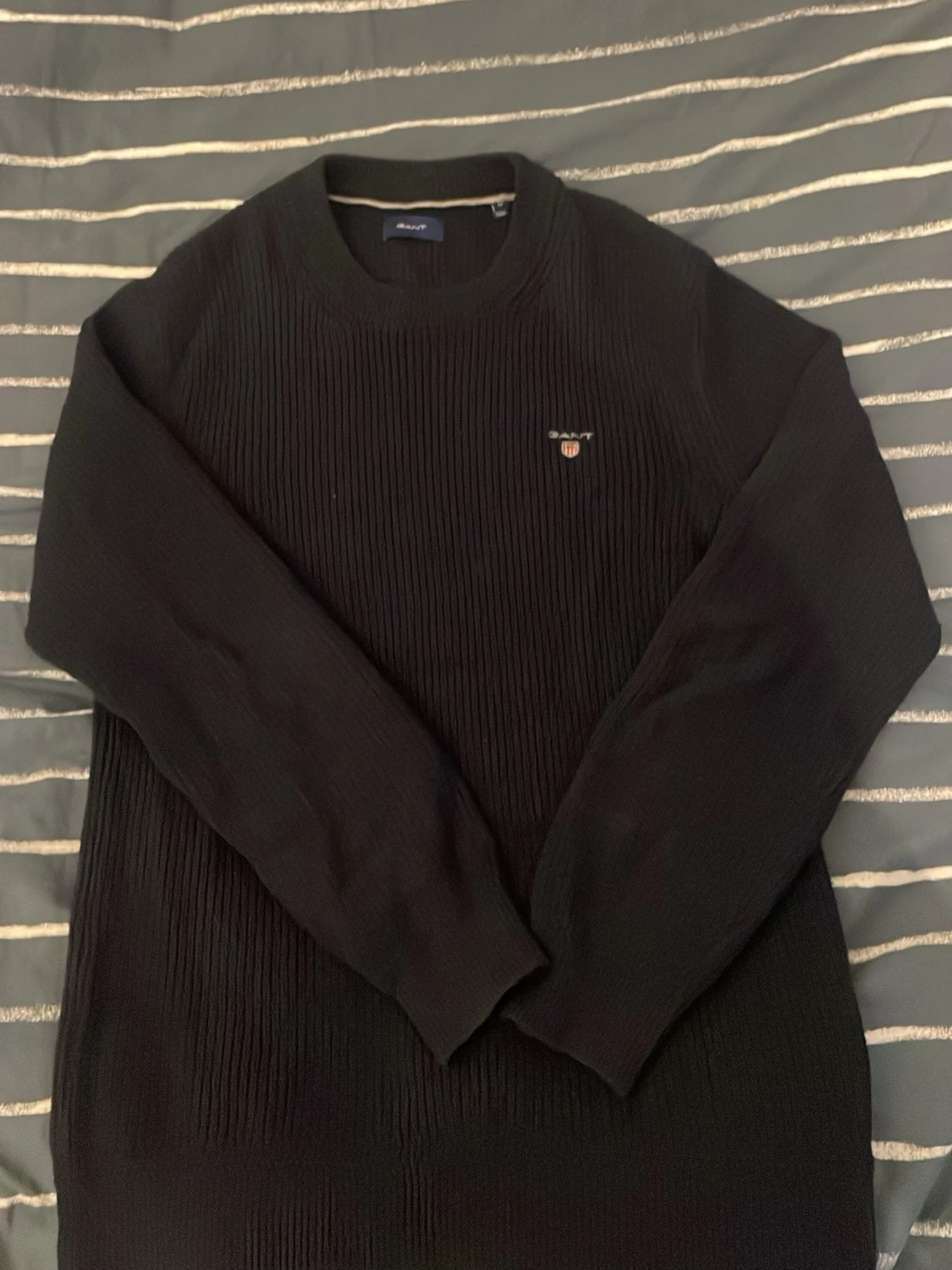 Svart/marinblå stickad tröja från Gant