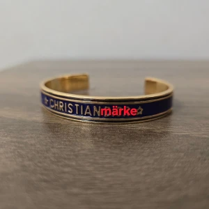  Armband - Jag fick en present men den är inte min stil.