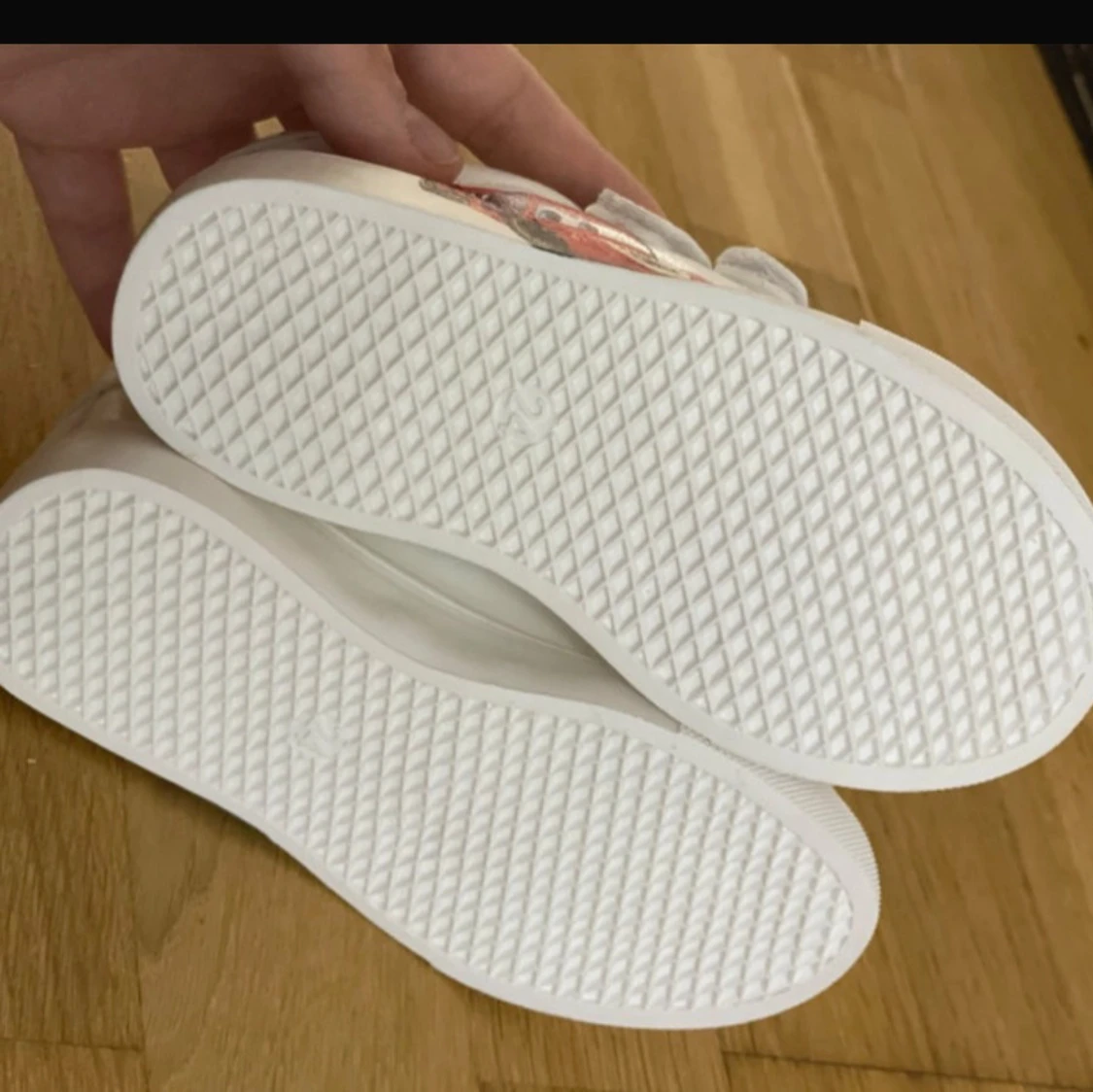 Vita sneakers med Blixten McQueen - 1