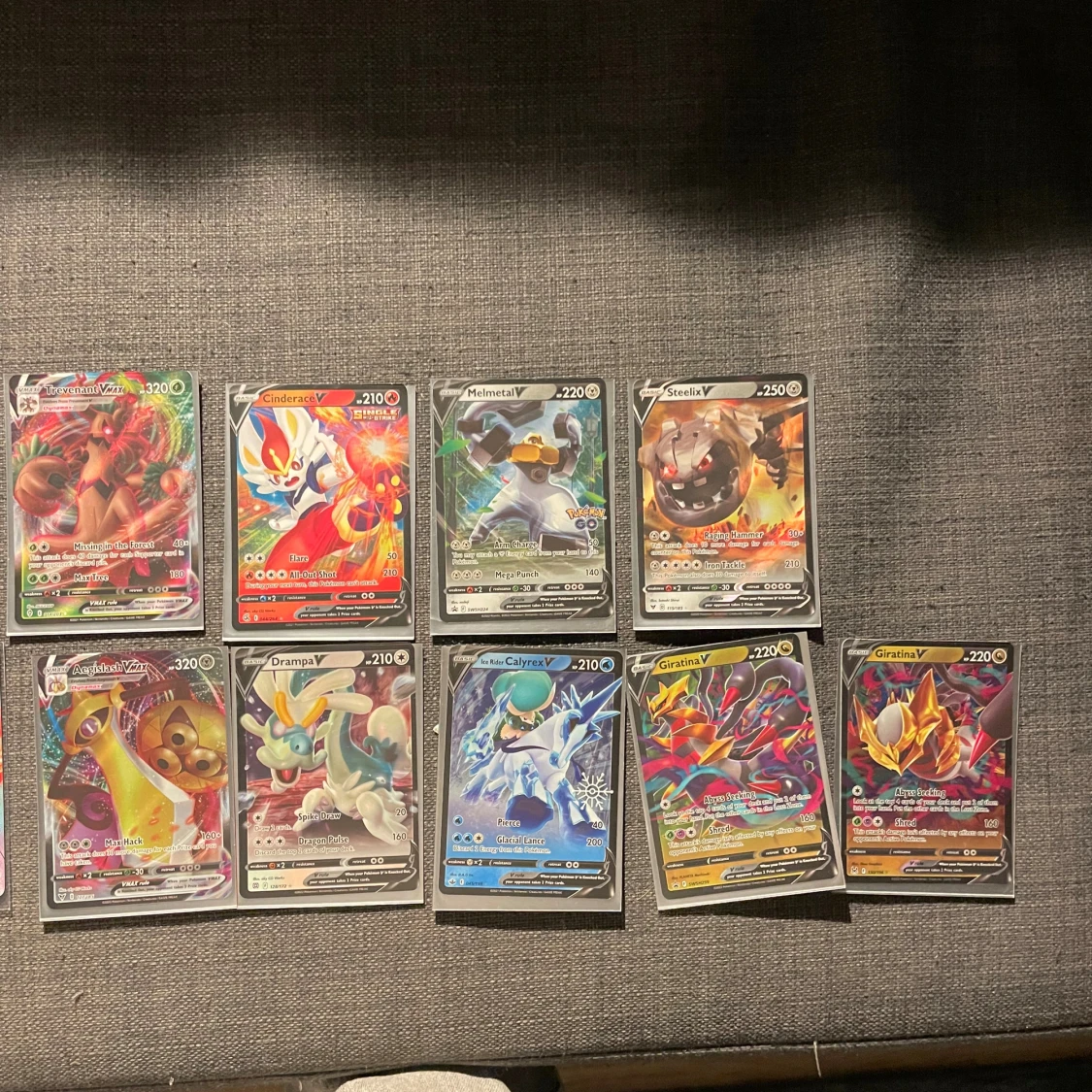 Pokémon V och VMAX kortsamling