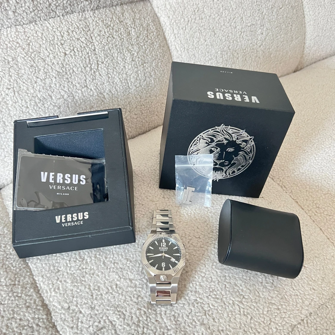 Silverfärgad klocka från Versus Versace - 1