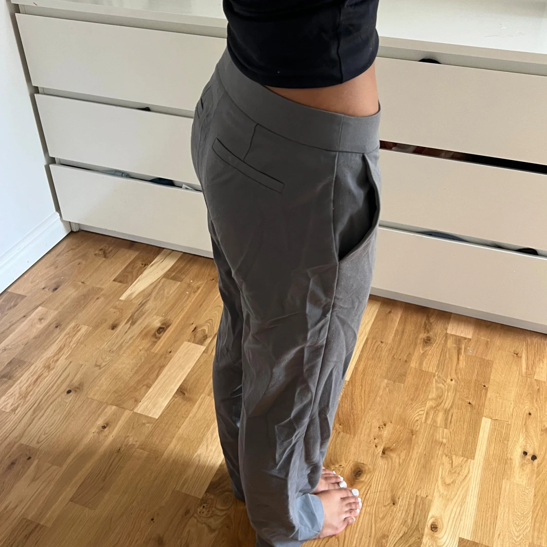 Grå kostymbyxor med rak passform - 3