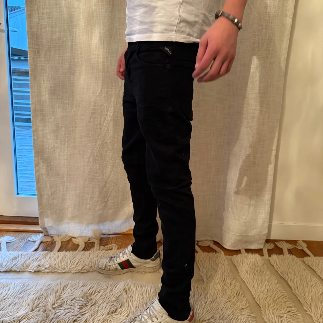 Svarta Replay jeans  - 1