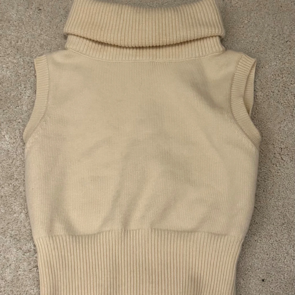 Beige stickad polotopp från Zara - 2